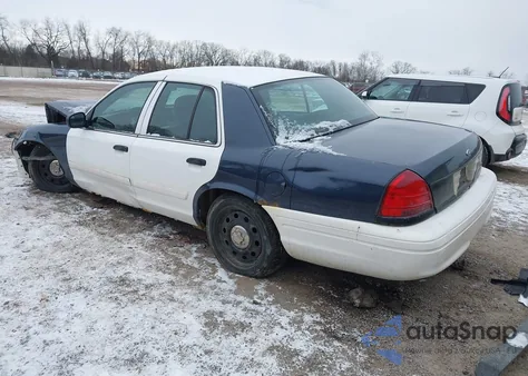 2011 Ford Crown Victoria Police Interceptor z USA, uszkodzony, nr VIN 2FABP7BV8BX109158